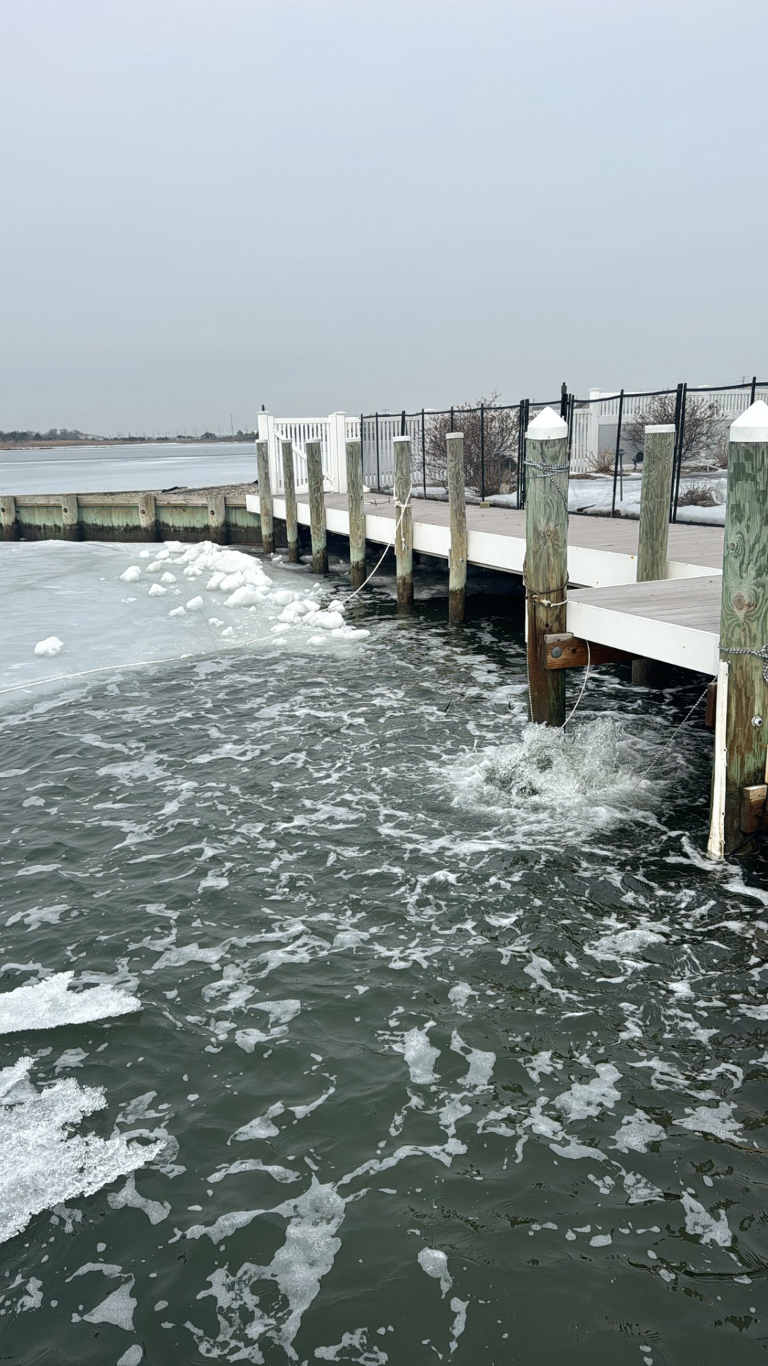 Dock de-icing